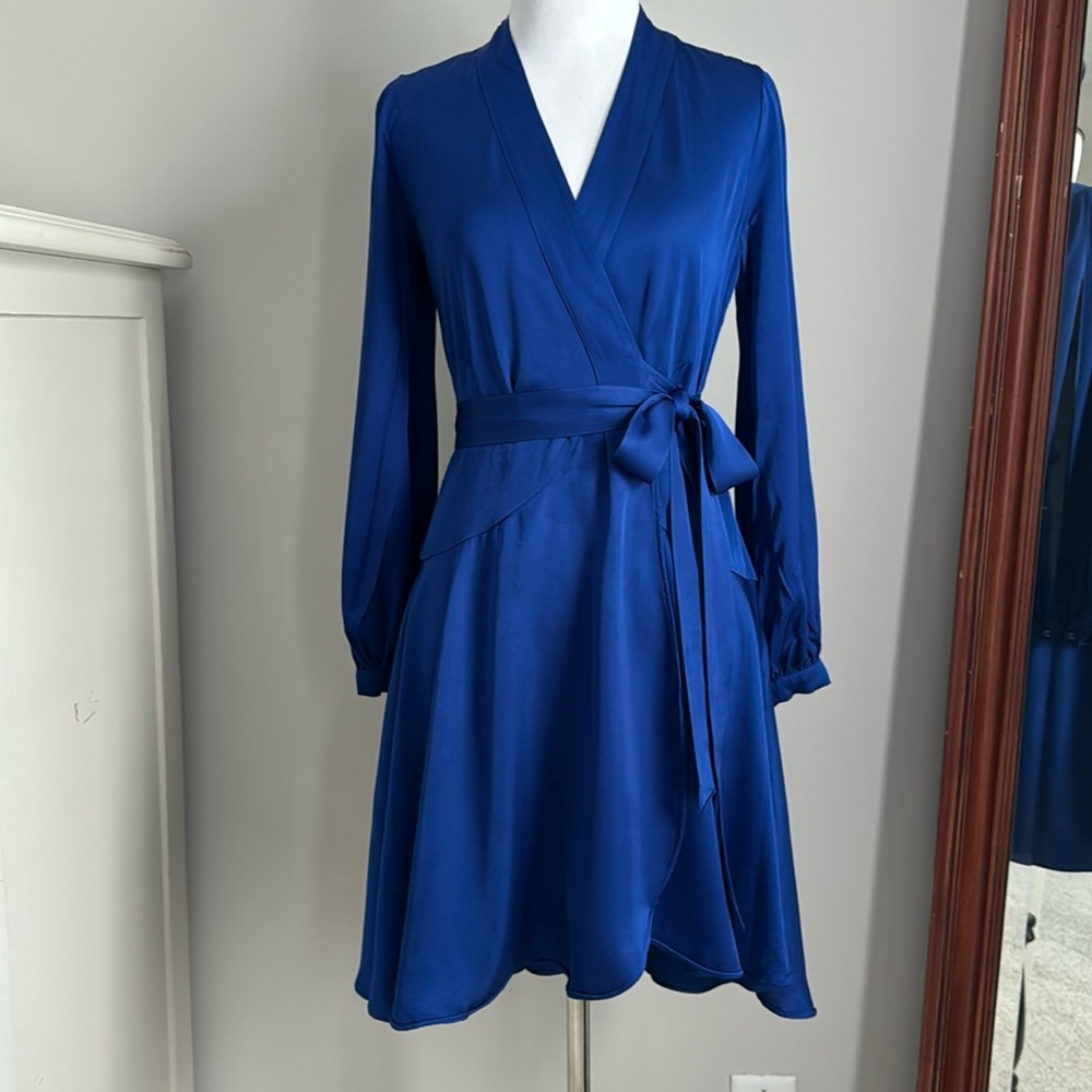 Banana Republic Belicia Satin Wrap Dress
XXS Petite Mountain Blue